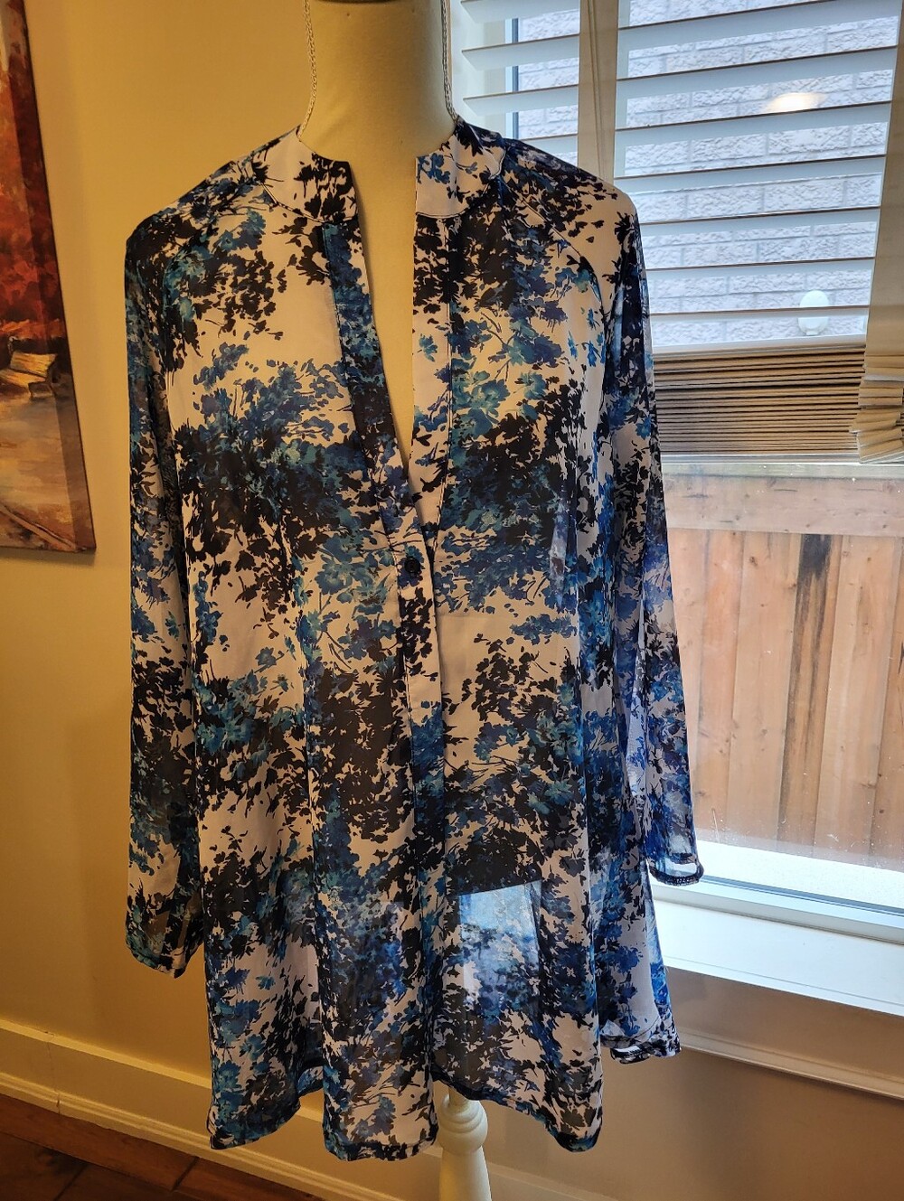 Women’s Blue Floral V-Neck Blouse